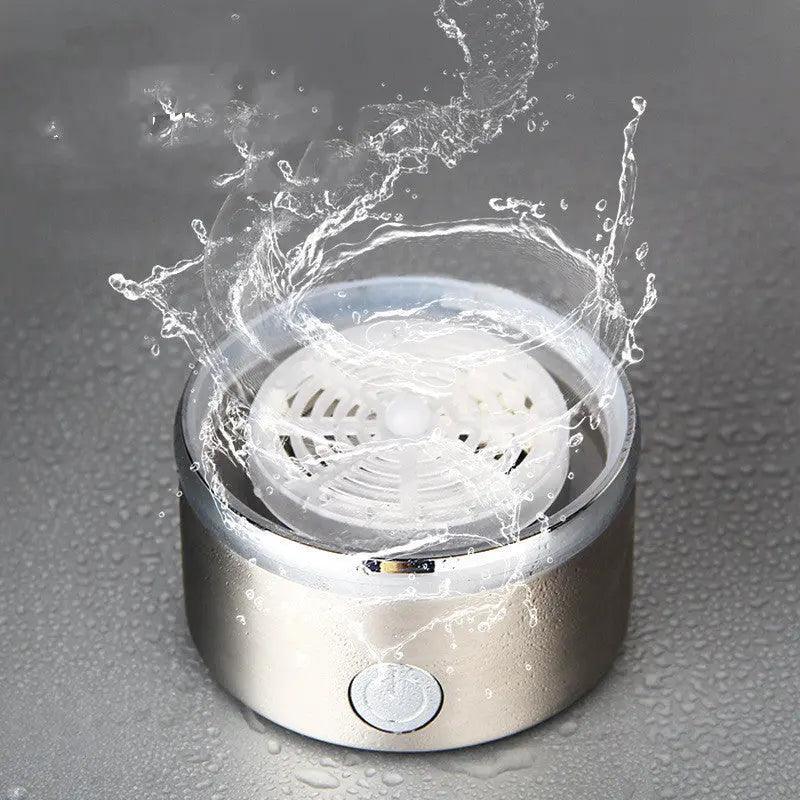 Modern sports water bottle with antioxidant properties for reducing inflammation