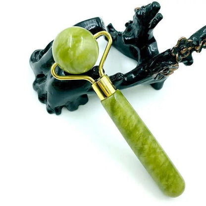 Jade scraper for face that maximizes the benefits of natural skincare